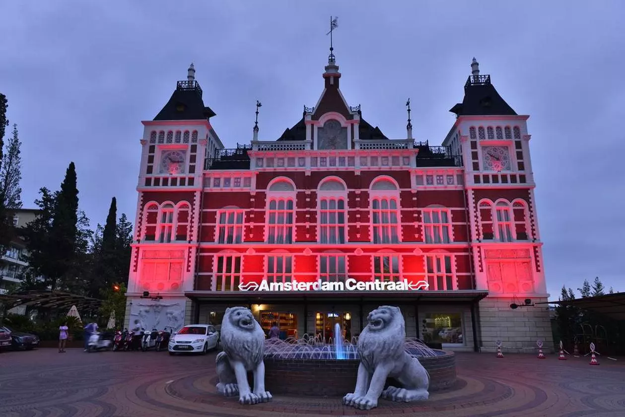 562203orangecounty_shabaviz (5).jpg